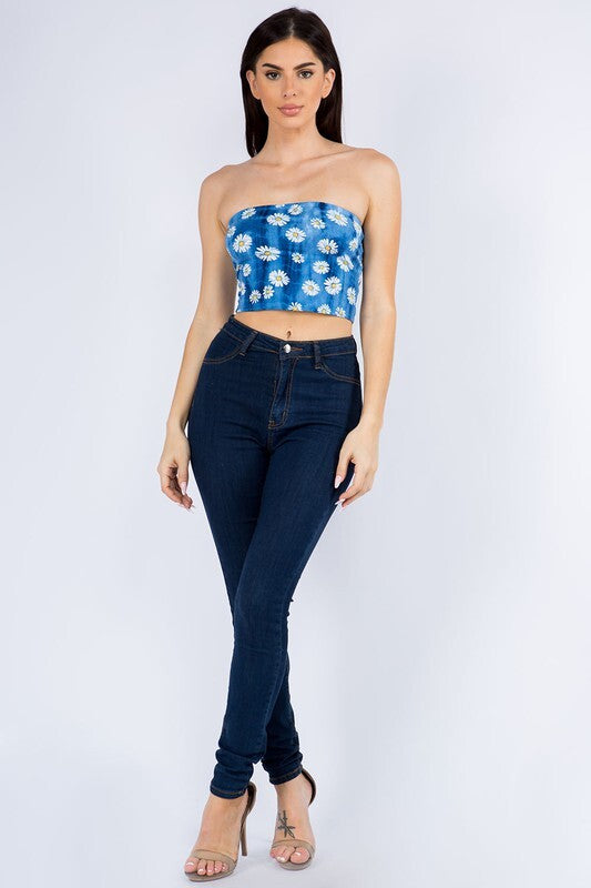 OFF SHOULDER TIE DYE AND DAISY PRINTED TUBE TOP.