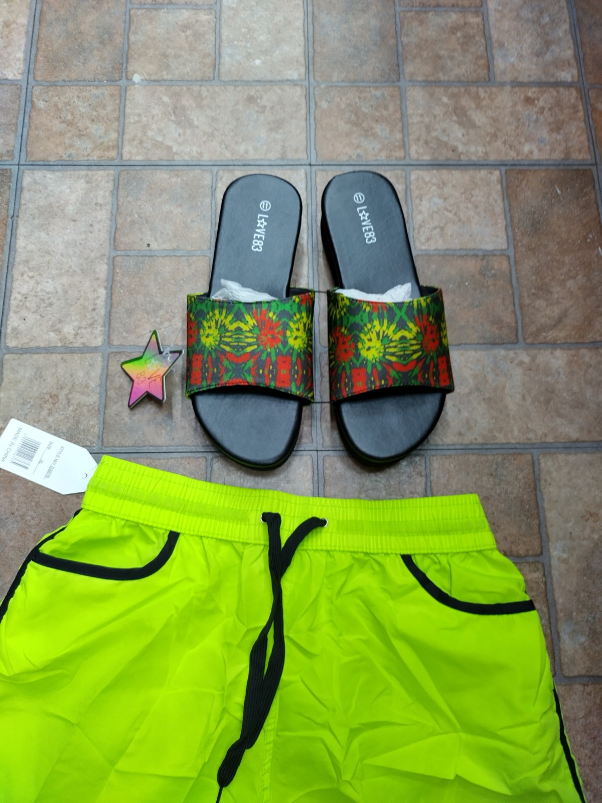 Short pants in varied colors for summer