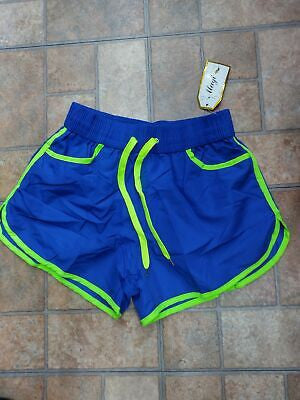 Short pants in varied colors for summer