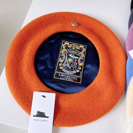 Spanish Wool Beret Hat Female Elegant French Painter Hat Badge Satin Lined British Retro Stewardess Hat Coral Color M (56-58cm)