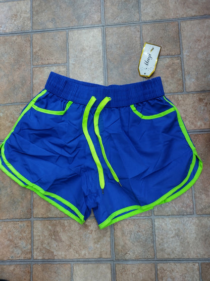 Short pants in varied colors for summer