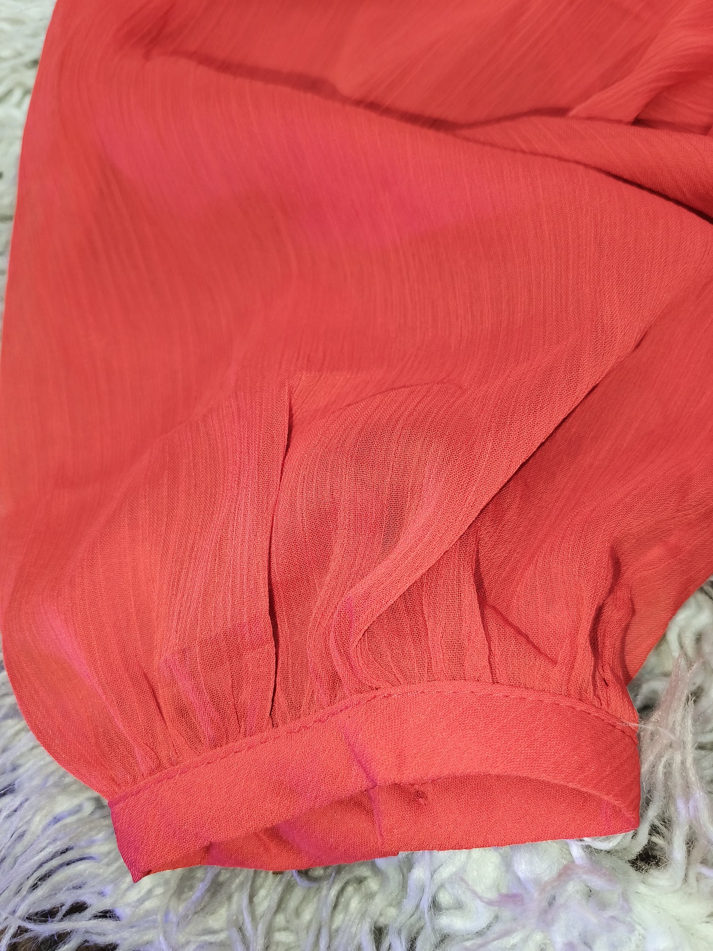 Blouse in two solid colors