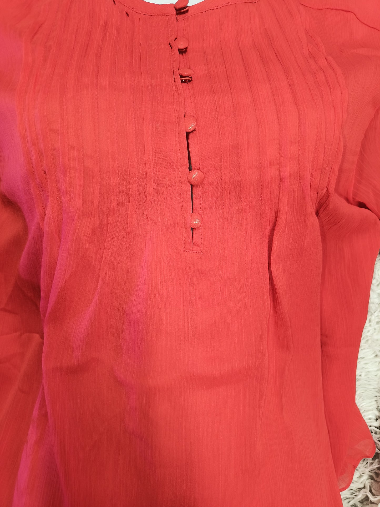 Blouse in two solid colors