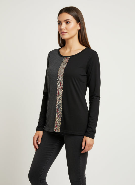 Long-sleeved sweater in gray and black with a silver design on the front