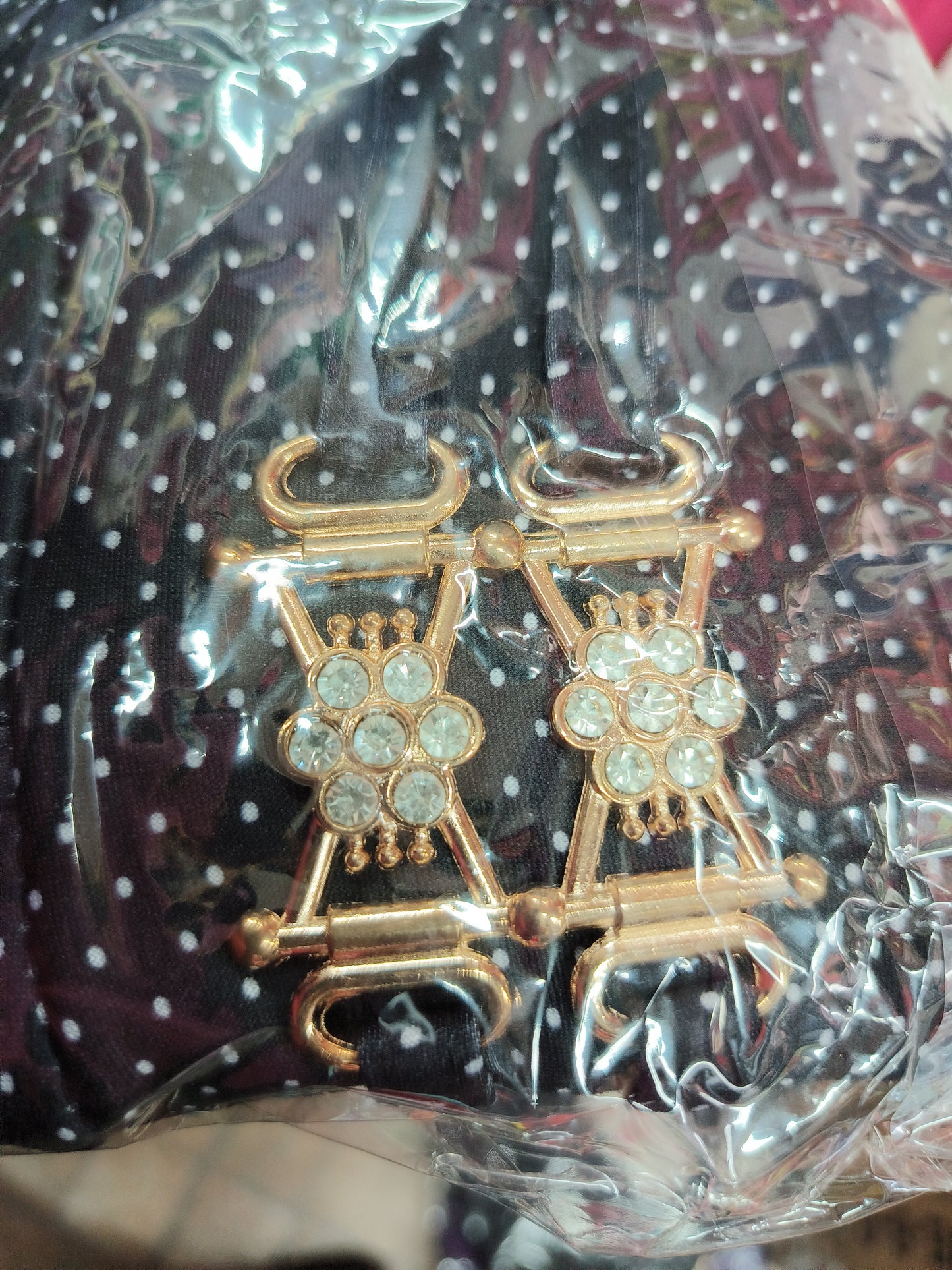 It's bread with wool for the cold season