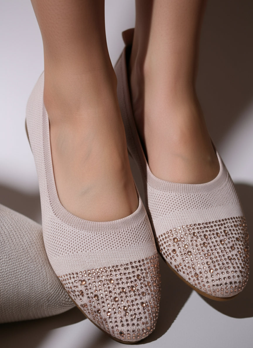 All-day comfort cushioned casual shoe