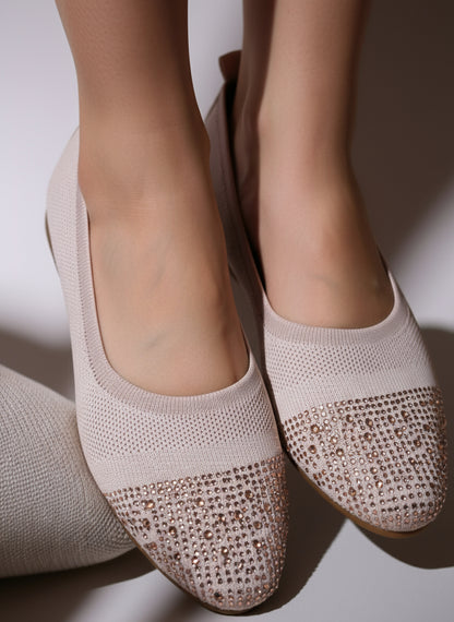 All-day comfort cushioned casual shoe