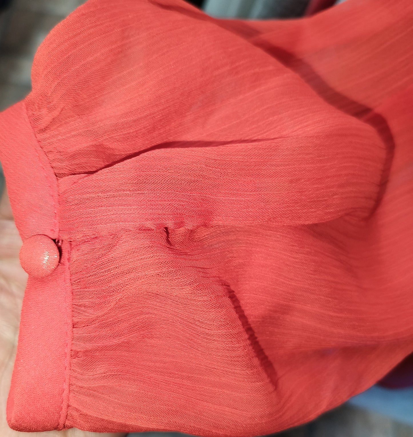 Blouse in two solid colors