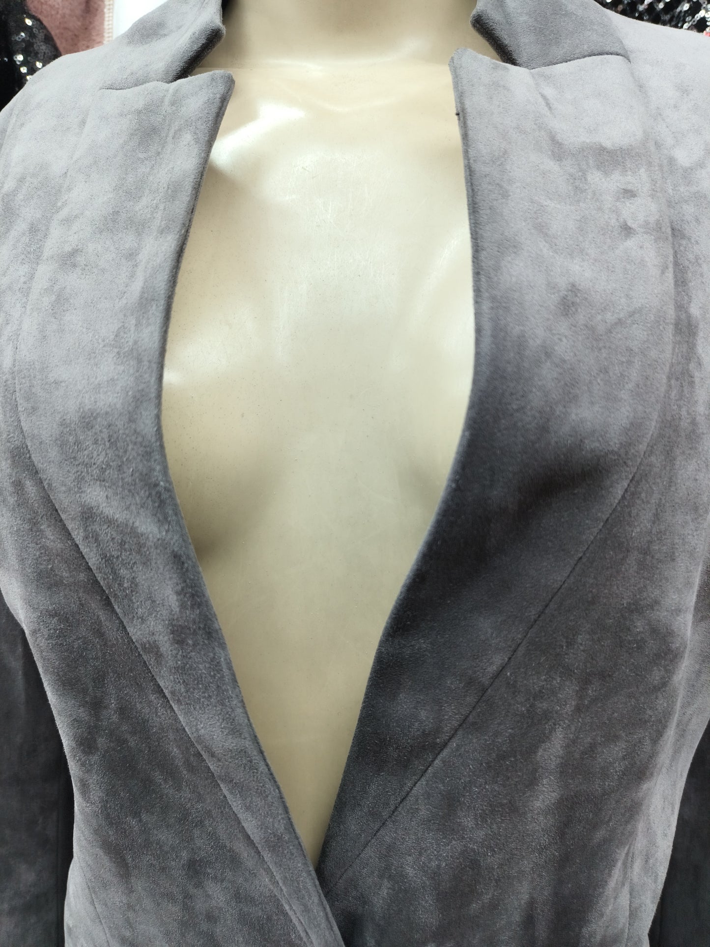 Formal wear blazer in combination with yes but on the sides 3