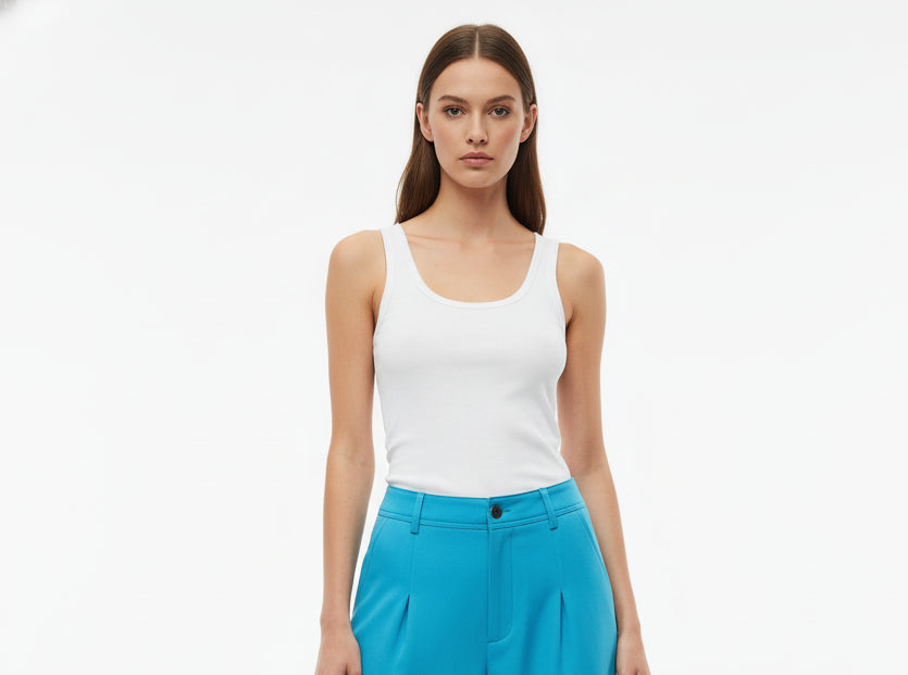 Cargo pants with side pockets and silver buttons